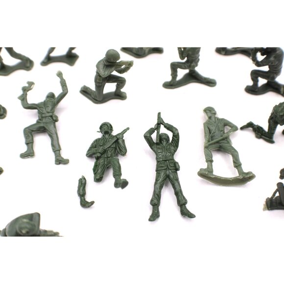 Plastic Green Army Men Soldiers 21pc Set Miniature Figurines WWII Military Toys - Picture 6 of 10
